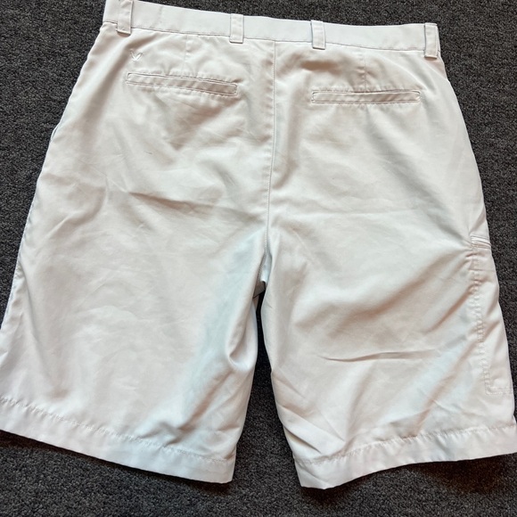 Calloway Golf Shorts Gray Flat front Shorts Mens 34 X 10’ Inseam - Picture 9 of 9